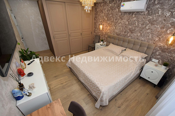 Квартира 3-комн., 93 м²