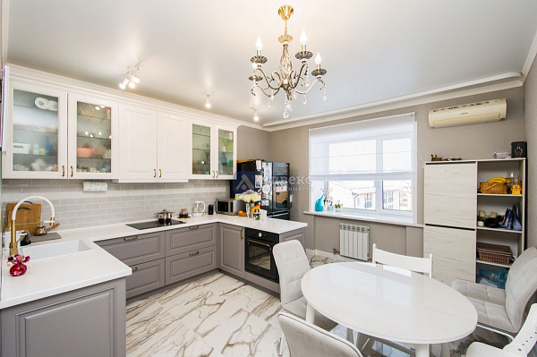 Квартира 3-комн., 94.9 м²