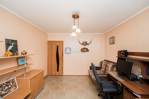 Квартира 3-комн., 93 м²