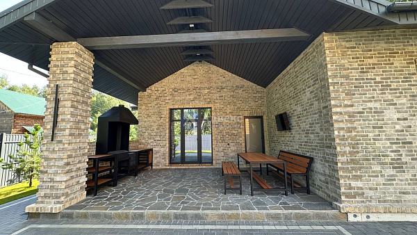 Коттедж 196 м²