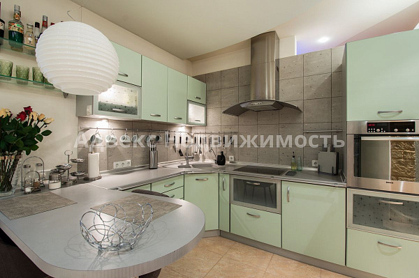 Квартира 4-комн., 185.3 м²