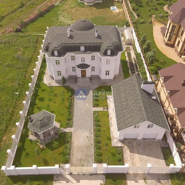 Коттедж 410 м²