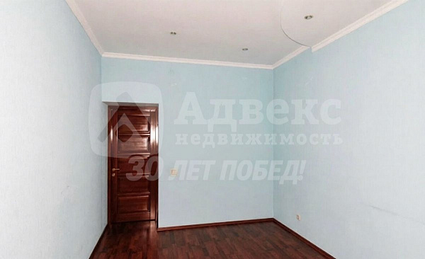 Квартира 5-комн., 200 м²