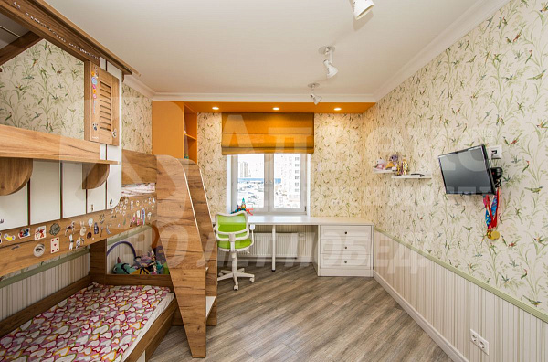 Квартира 3-комн., 117 м²