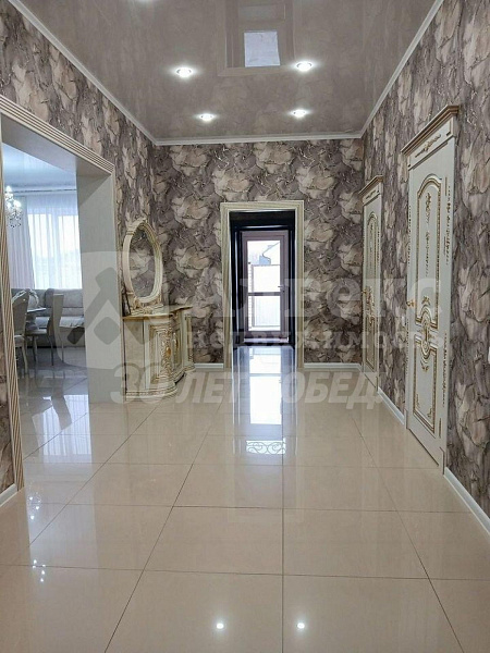 Коттедж 200 м²