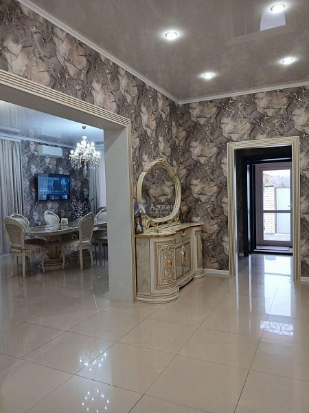 Коттедж 200 м²