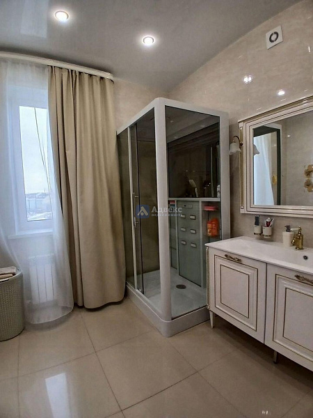 Коттедж 200 м²