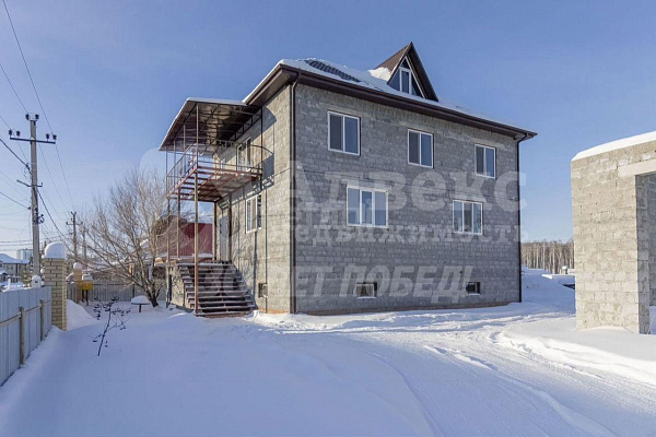 Коттедж 380 м²