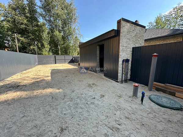 Коттедж 196 м²