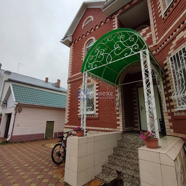 Коттедж 240 м²