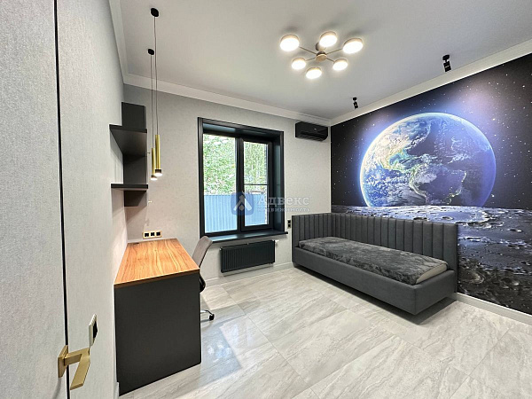 Коттедж 196 м²