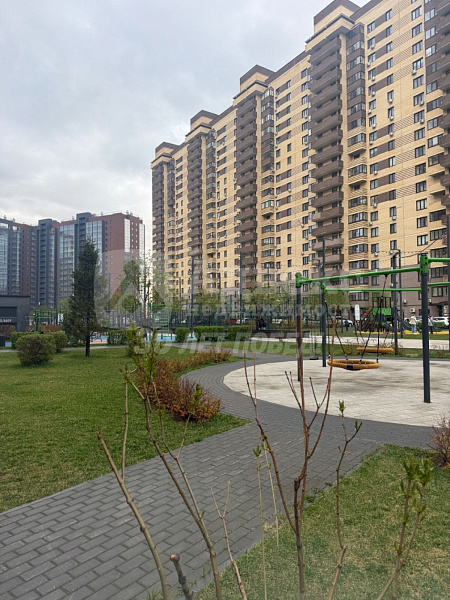 Квартира 2-комн., 75 м²
