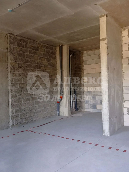 Ищете идеальное место для офиса в центре города? Предлагаем вашему вниманию аренду офиса площадью 54.80 кв.м. на 1 этаже 17-этажного дома. Это идеальное пространство для вашего бизнеса!

Офис имеет одну комнату, что позволит вам организовать удобное рабоч