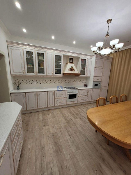 Квартира 3-комн., 101 м² Квартира 3-комн., 101 м²