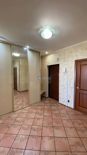 Квартира 3-комн., 104 м²