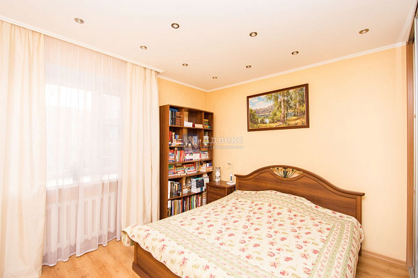 Квартира 3-комн., 107.7 м²