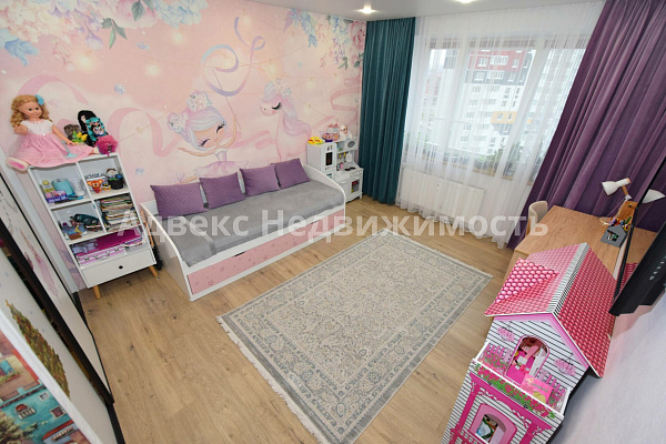 Квартира 3-комн., 93 м²