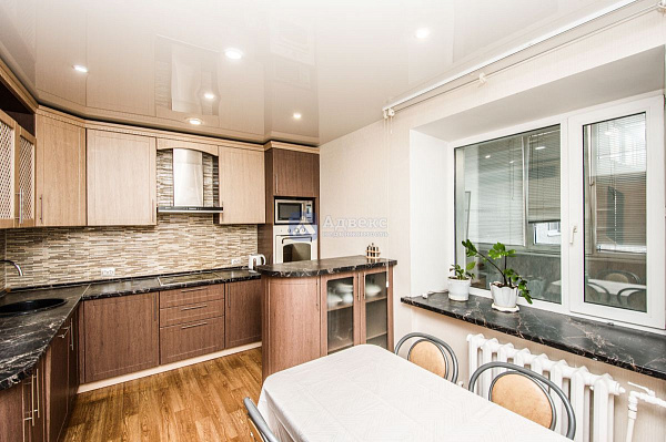 Квартира 3-комн., 91 м²