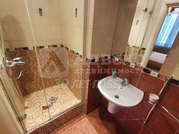 Квартира 4-комн., 233 м²