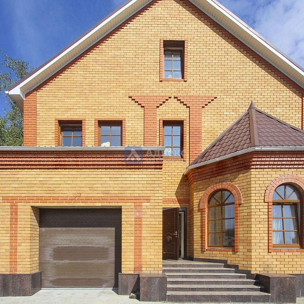 Коттедж 260 м²