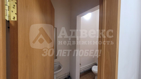 Сдам в аренду помещение свободного назначения в Заречной части города, микрорайон Югра. 
Расположено на 1-м этаже жилого кирпичного дома. Рядом - парковка на 40 мест.
Подойдет под офис, детский центр, ПВЗ, аптеку, фитнес, мастерскую и другие виды деятельн