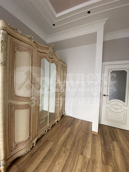 Квартира 3-комн., 93.7 м²