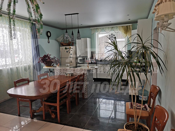 Коттедж 207 м²