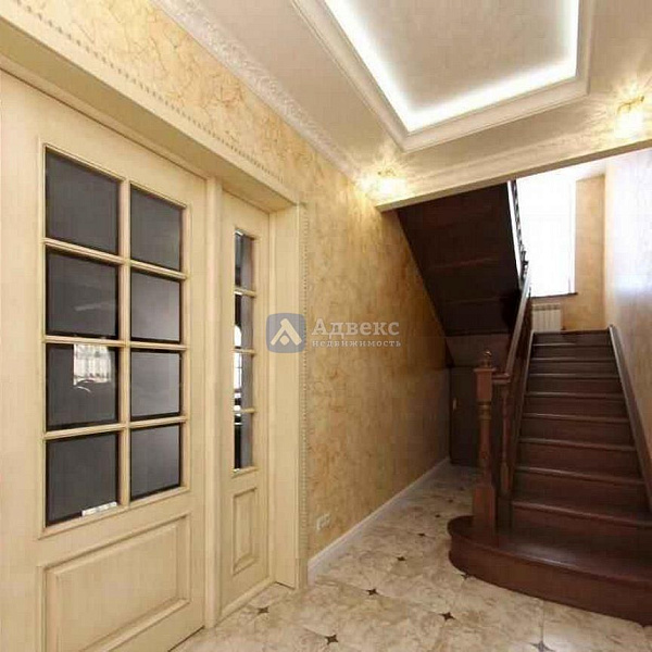 Коттедж 260 м²