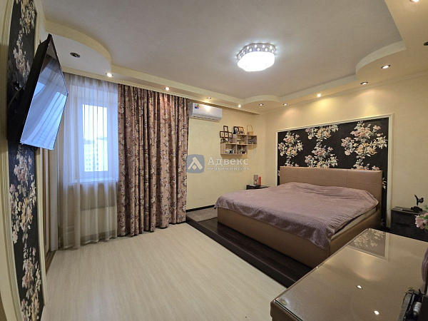 Квартира 3-комн., 111 м²