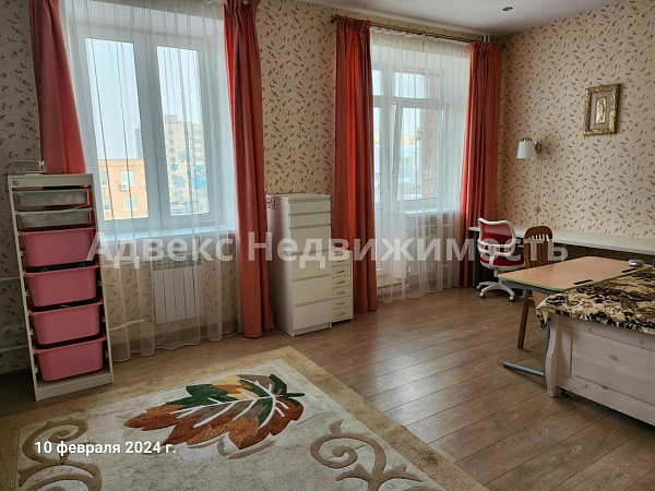 Квартира 3-комн., 151 м²