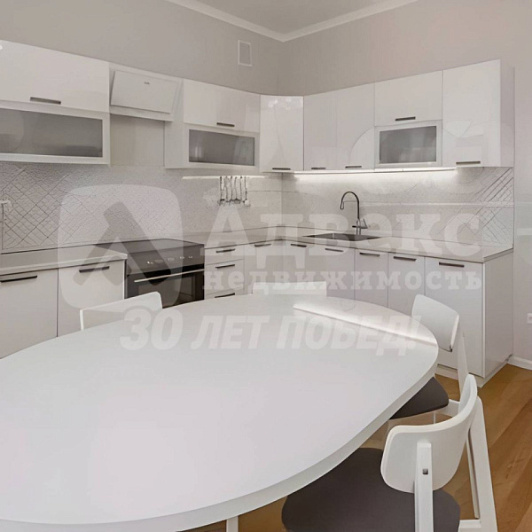 Квартира 3-комн., 109 м²