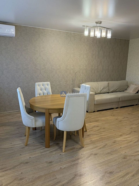 Квартира 3-комн., 72 м²