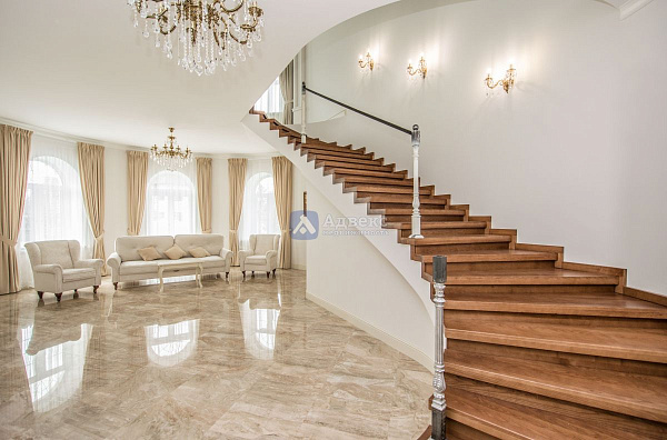 Коттедж 410 м²