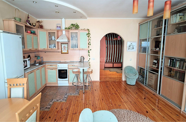 Квартира 2-комн., 82.4 м²