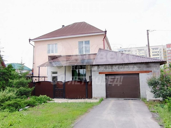 Коттедж 260 м²