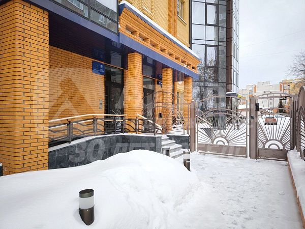 Квартира 4-комн., 156 м²