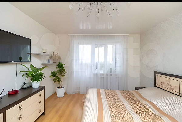 Квартира 3-комн., 725 м²