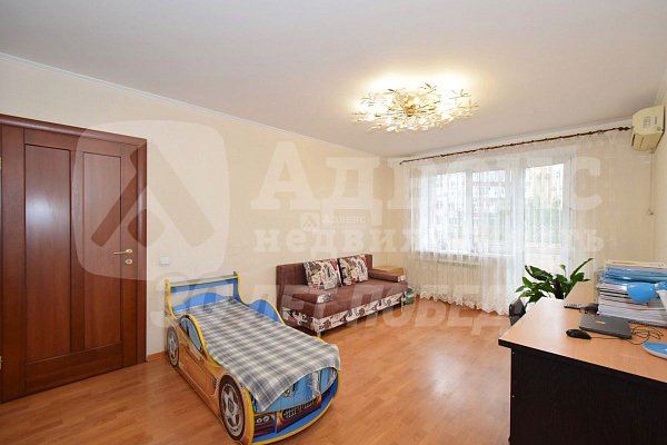 Квартира 3-комн., 91 м²