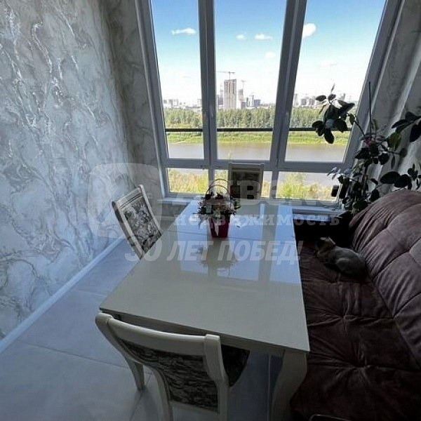 Квартира 3-комн., 146.3 м²