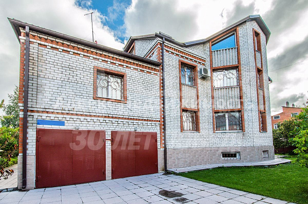 Дом, 651.8 кв.м.