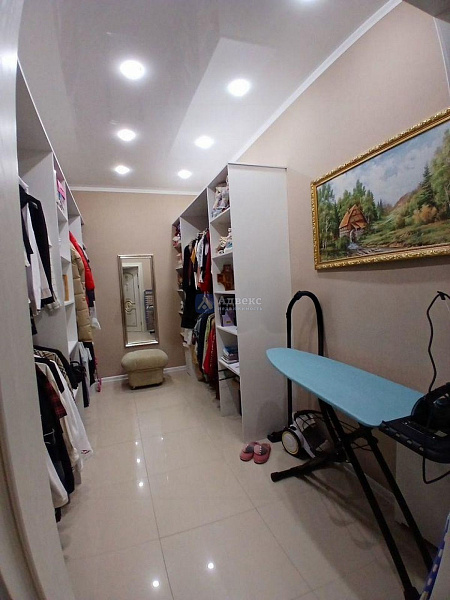 Коттедж 200 м²