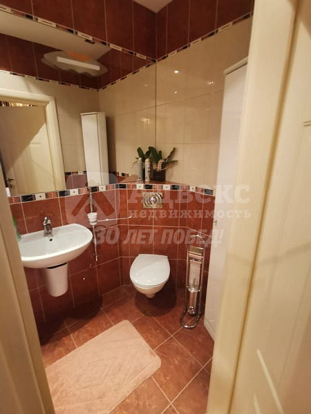 Квартира 4-комн., 233 м²