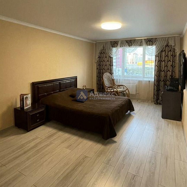 Квартира 3-комн., 92 м²