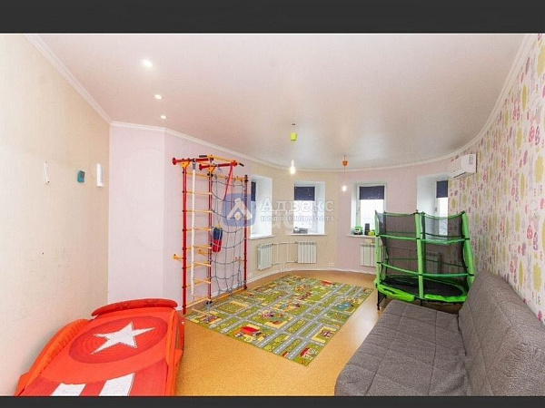 Квартира 3-комн., 109 м²