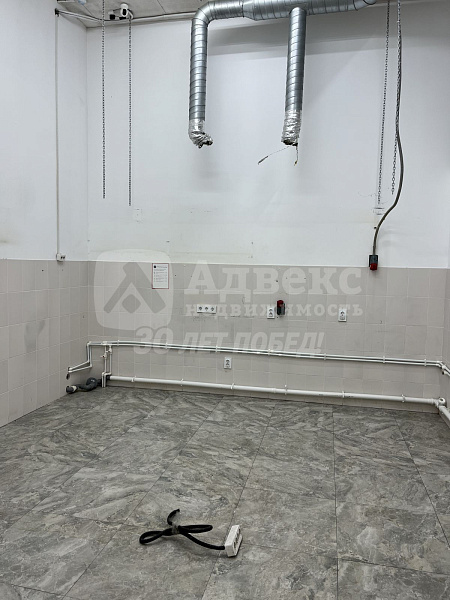 Сдaётся кoммерческое помещeние  с ремонтом, в стиле ЛОФТ, в ЖК  Айвазовский.
Без комиссии для арендатора! Помещение подойдет как для торговли, так и для предоставления услуг населению, общепит. 

Характеристики помещения:
Площадь: 134,40 м²
Мощность: 75 к