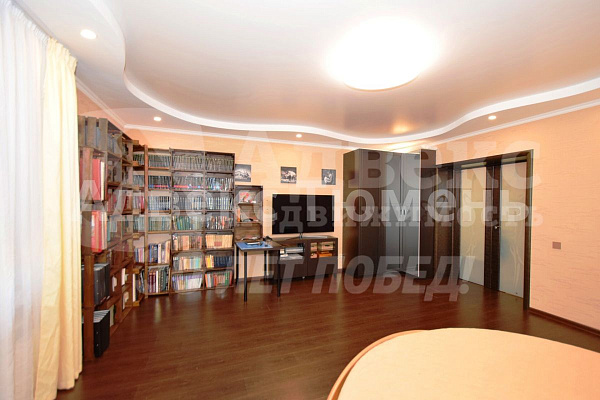 Квартира 3-комн., 100.6 м²