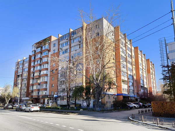 Квартира 3-комн., 107.7 м²