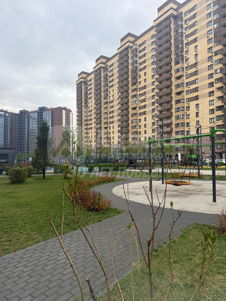 Квартира 2-комн., 75 м²