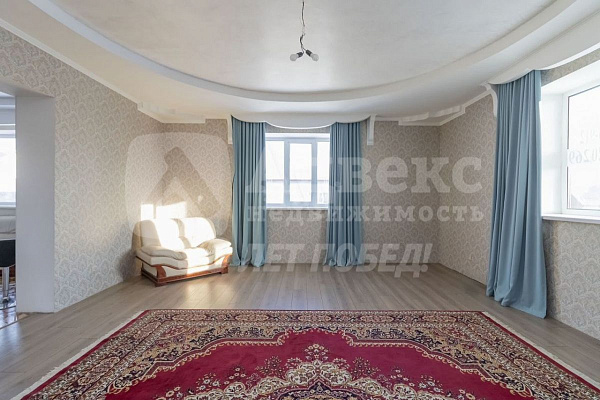 Коттедж 380 м²