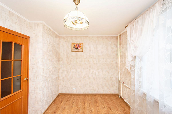 Квартира 3-комн., 64 м²